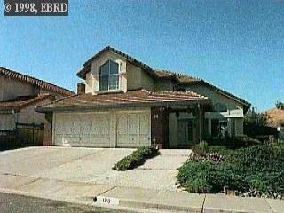 100 Halsey Ct, Hercules, CA 94547 photo 1