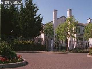 201 Commodore Dr, Richmond, CA 94804 photo 1