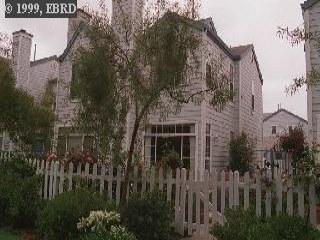 207 Commodore Dr, Richmond, CA 94804 photo 1