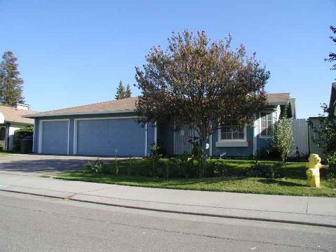 502 E J St, Lathrop, CA 95330 photo 1