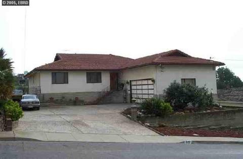 907 Hawthorne Dr, Rodeo, CA 94572 photo 1