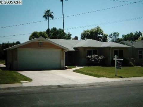 141 Roslyn Dr, Concord, CA 94518 photo 1