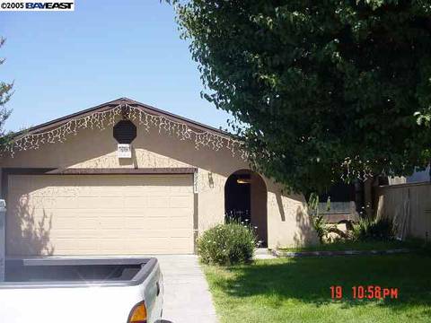 921 Panama Dr, Modesto, CA 95351 photo 1