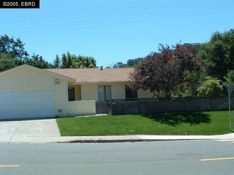 2379 Redwood Rd, Hercules, CA 94547 photo 1