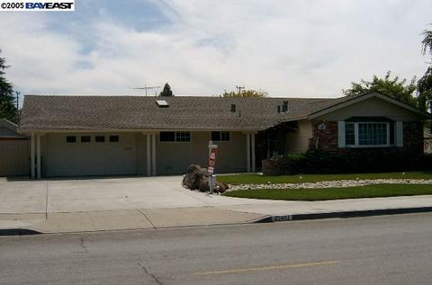 35401 Blackburn Dr, Newark, CA 94560 photo 1