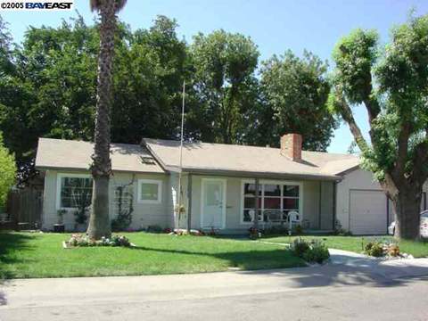 808 Trinity St, Manteca, CA 95336 photo 1