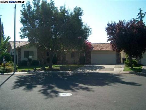 2400 Becker Ct, Modesto, CA 95358 photo 1