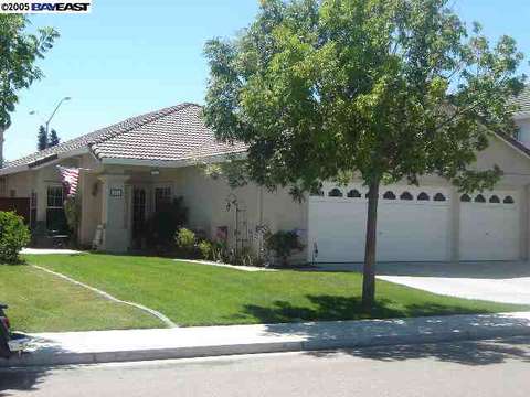 872 Longfellow St, Tracy, CA 95376 photo 1