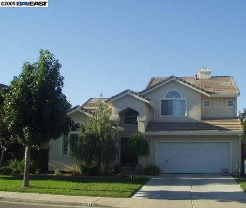 331 Falcon Ct, Tracy, CA 95376 photo 1