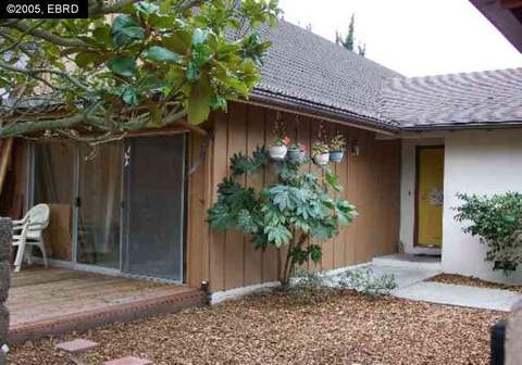 913 View Dr, Richmond, CA 94803 photo 1