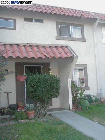 647 Palm Cir, Tracy, CA 95376 photo 1