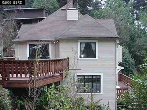6833 Moore Dr, Oakland, CA 94611 photo 1