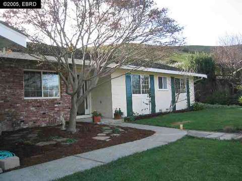 256 Tharp Dr, Moraga, CA 94556 photo 1