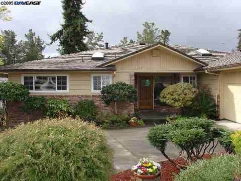 4945 Proctor Rd, Castro Valley, CA 94546 photo 1