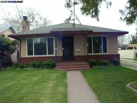 1663 Wall St, Tracy, CA 95376 photo 1