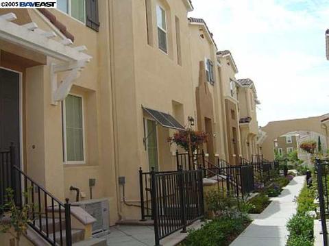 200 Parc Place Dr, Milpitas, CA 95035 photo 1