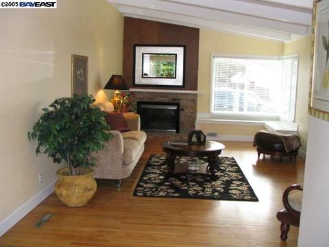 2680 Warwick Pl, Hayward, CA 94542 photo 1