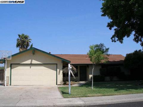 720 Wesley Dr, Modesto, CA 95351 photo 1