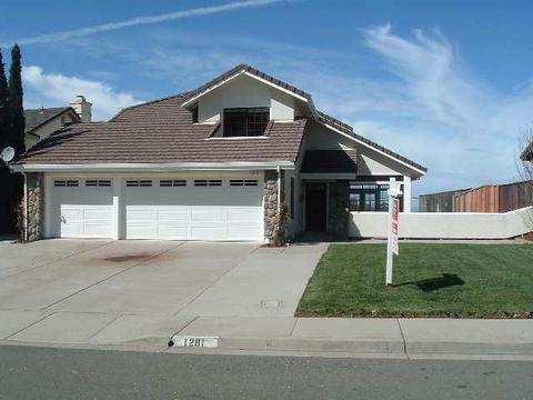 1281 Turquoise Dr, Hercules, CA 94547 photo 1