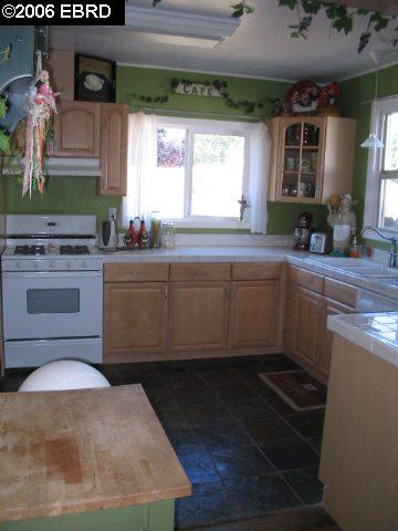 825 14th E St, Pittsburg, CA 94565 photo 1