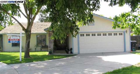 2704 Peek Ct, Modesto, CA 95353 photo 1