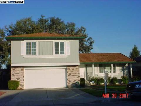 1757 Commodore Dr, San Jose, CA 95133 photo 1