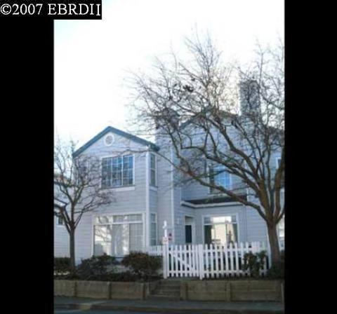 301 Commodore Dr, Richmond, CA 94804 photo 1