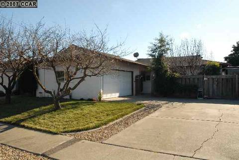 3514 Thunderbird Dr, Concord, CA 94520 photo 1