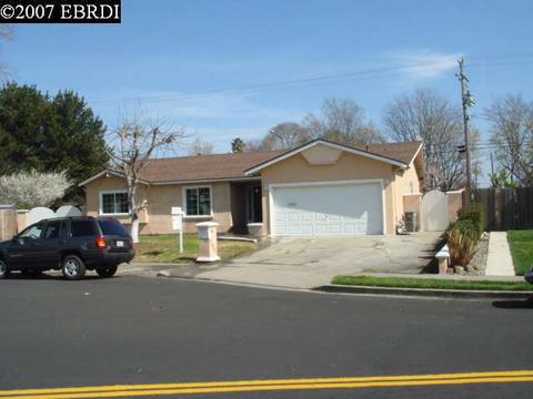 7697 Canterbury Ln, Dublin, CA 94568 photo 1