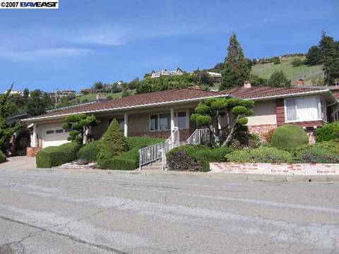 2376 Hillside Dr, San Leandro, CA 94577 photo 1
