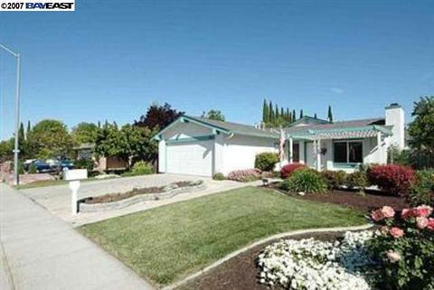 225 Yosemite Dr, Tracy, CA 95376 photo 1