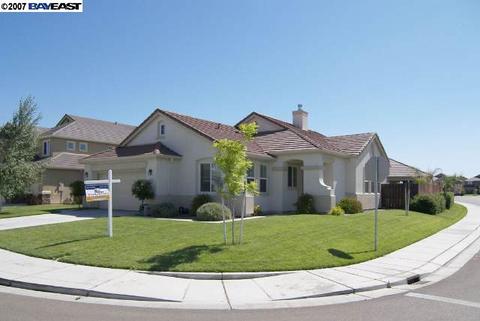 2090 Derrick, Manteca, CA 95337 photo 1