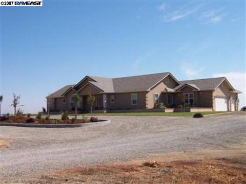 1000 E Critchett Rd, Tracy, CA 95304 photo 1