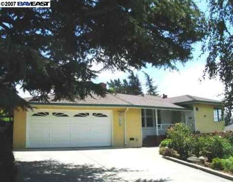 17658 Walnut Rd, Castro Valley, CA 94546 photo 1