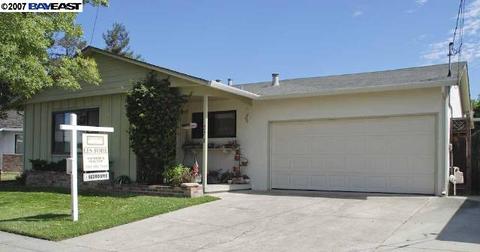 378 Mackenzie Pl, Hayward, CA 94544 photo 1