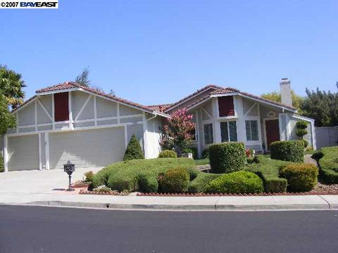 7833 Creekside Dr, Dublin, CA 94568 photo 1