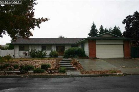 3230 Mckean Dr, Concord, CA 94518 photo 1