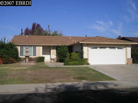 972 Almond Dr, Oakley, CA 94561 photo 1