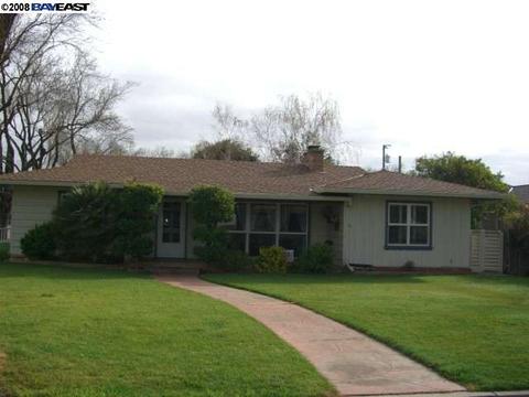 431 N 6th St, Patterson, CA 95363 photo 1