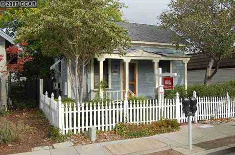 621 Green St, Martinez, CA 94553 photo 1