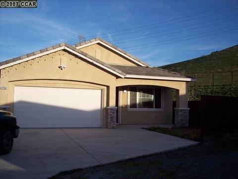 2249 Daffodil Dr, Pittsburg, CA 94565 photo 1