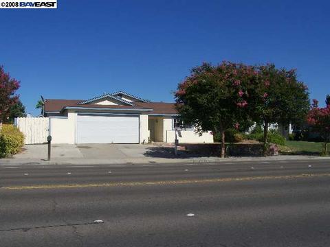 330 S Central Ave, Tracy, CA 95376 photo 1