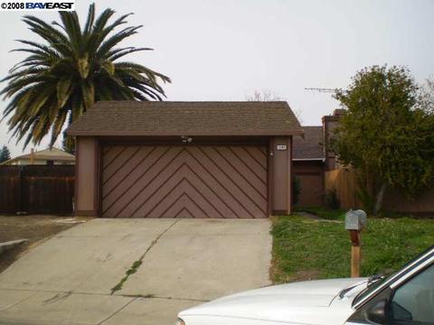2204 Fairbourne Dr, Pittsburg, CA 94565 photo 1