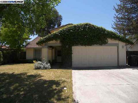 930 Suellen Dr, Tracy, CA 95376 photo 1