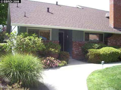 136 Miramonte Dr, Moraga, CA 94556 photo 1