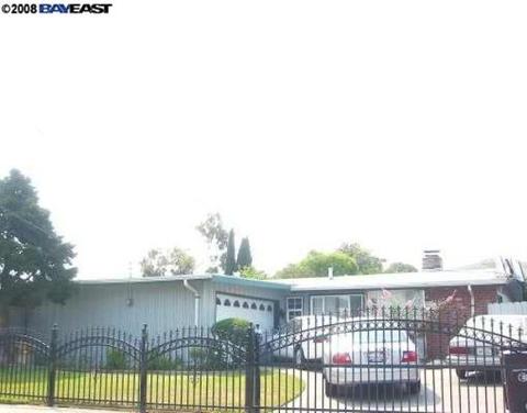 868 Quantas Ln, Hayward, CA 94545 photo 1