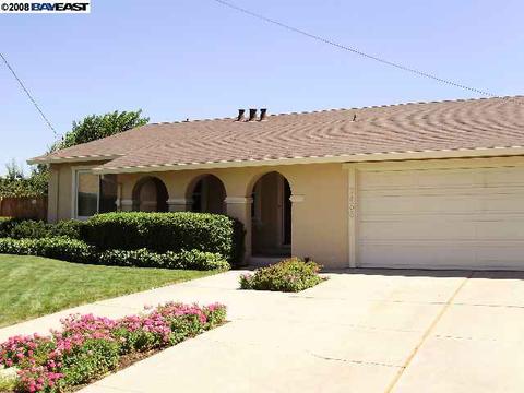 7455 Newcastle Ln, Dublin, CA 94568 photo 1
