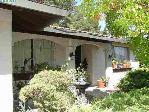 3906 Campolindo Dr, Moraga, CA 94556 photo 1