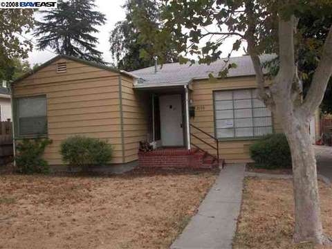 2958 Grant St, Concord, CA 94520 photo 1