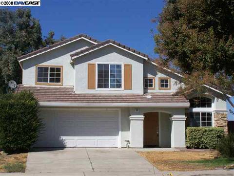 581 Leamon St, Tracy, CA 95376 photo 1